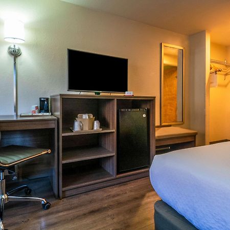 Econo Lodge Cherokee Near River Park Екстер'єр фото