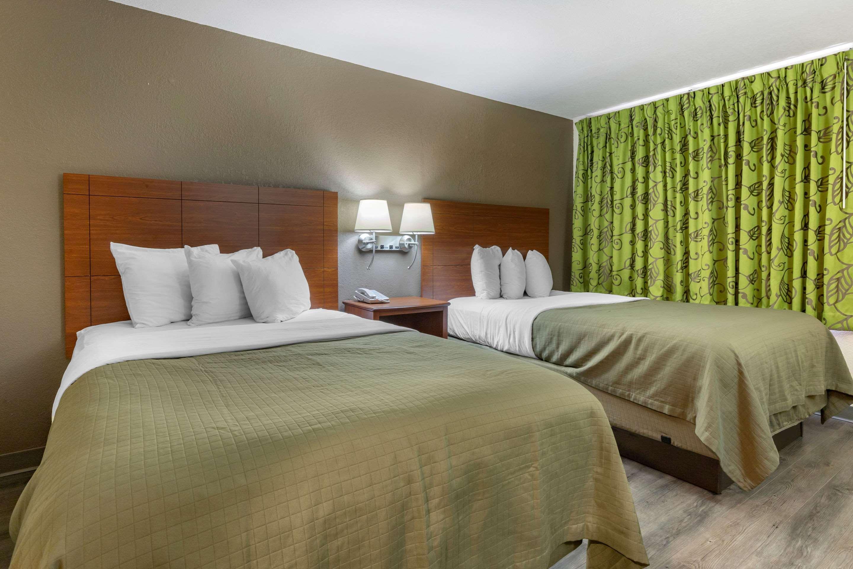 Econo Lodge Cherokee Near River Park Екстер'єр фото