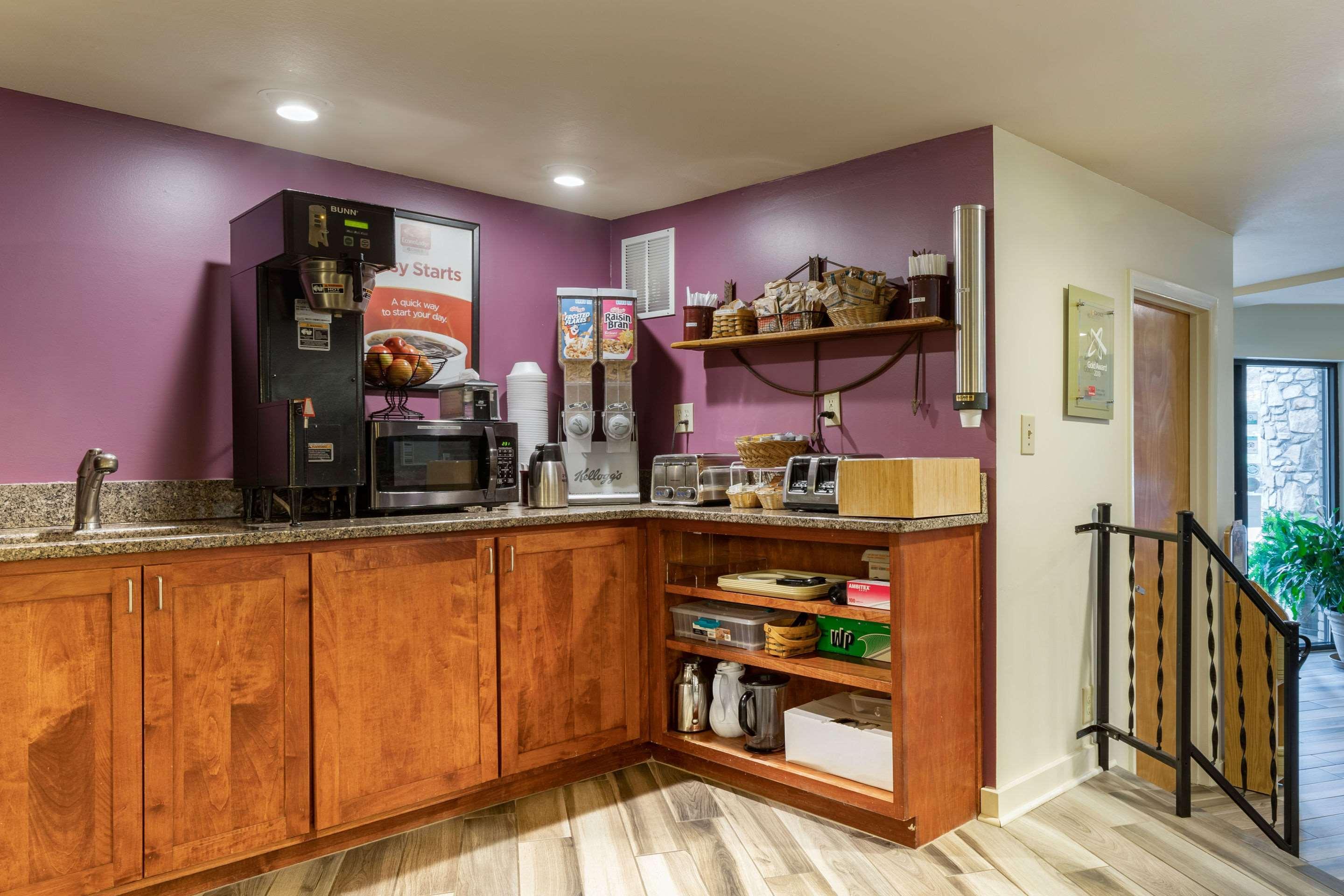 Econo Lodge Cherokee Near River Park Екстер'єр фото