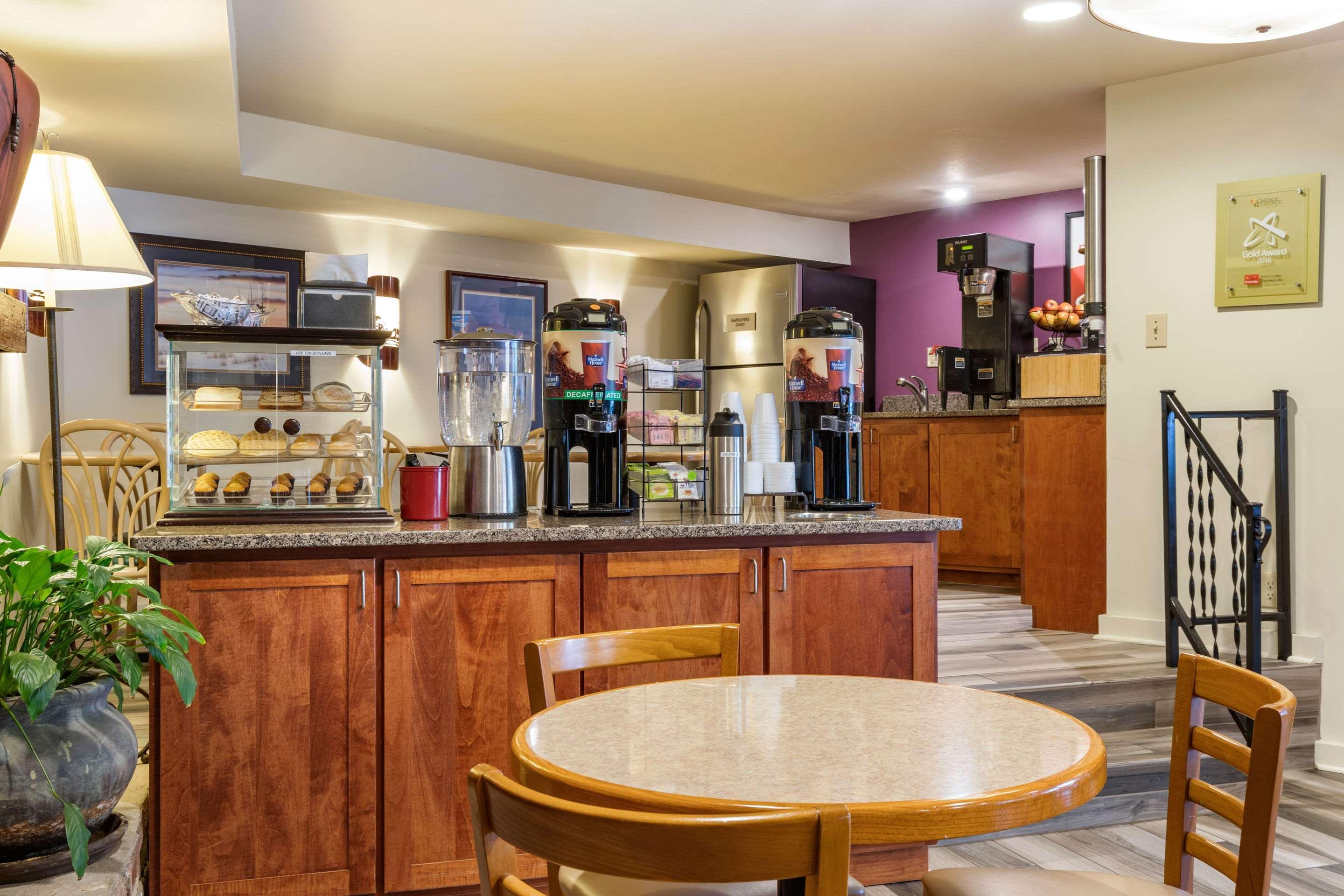 Econo Lodge Cherokee Near River Park Екстер'єр фото