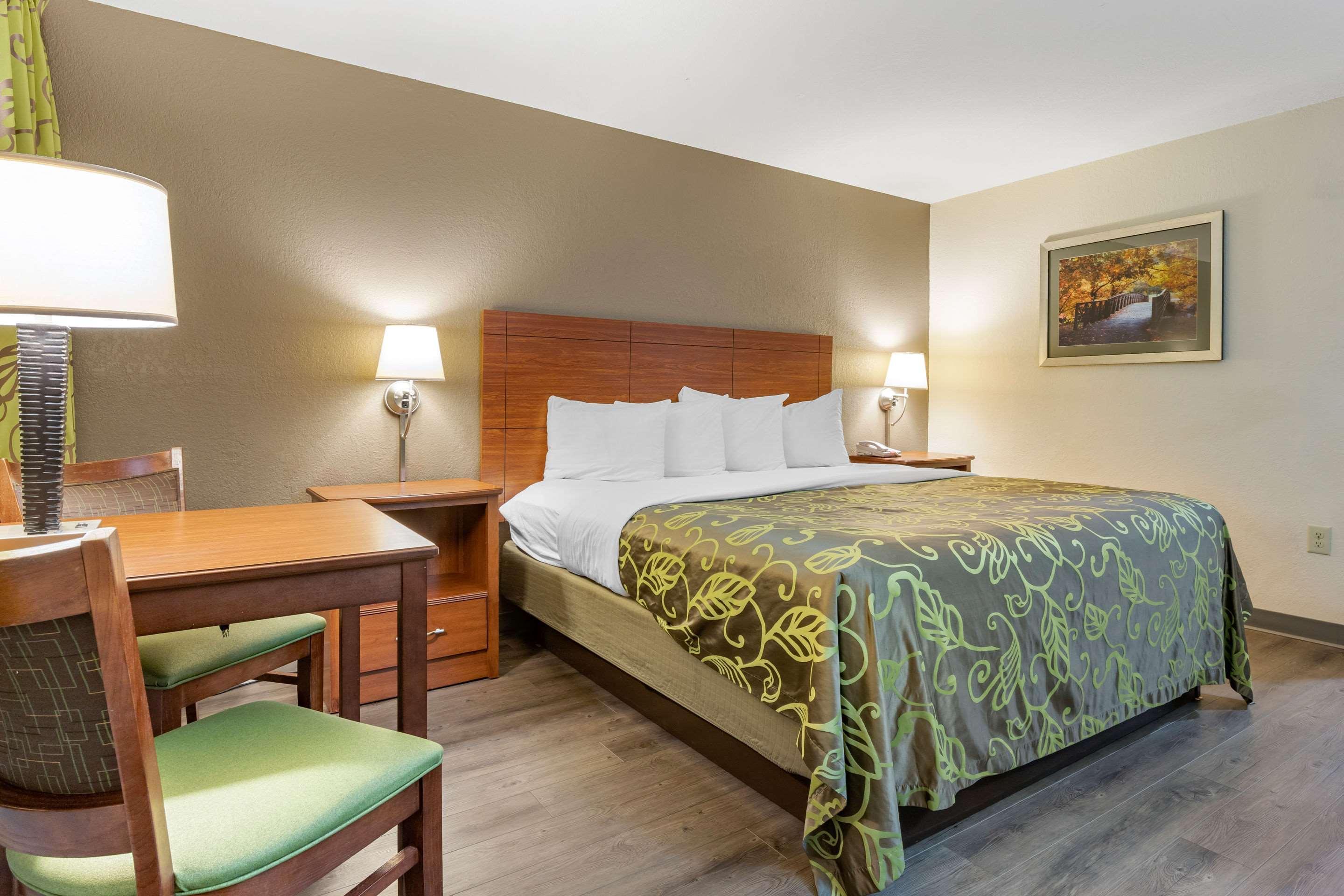 Econo Lodge Cherokee Near River Park Екстер'єр фото