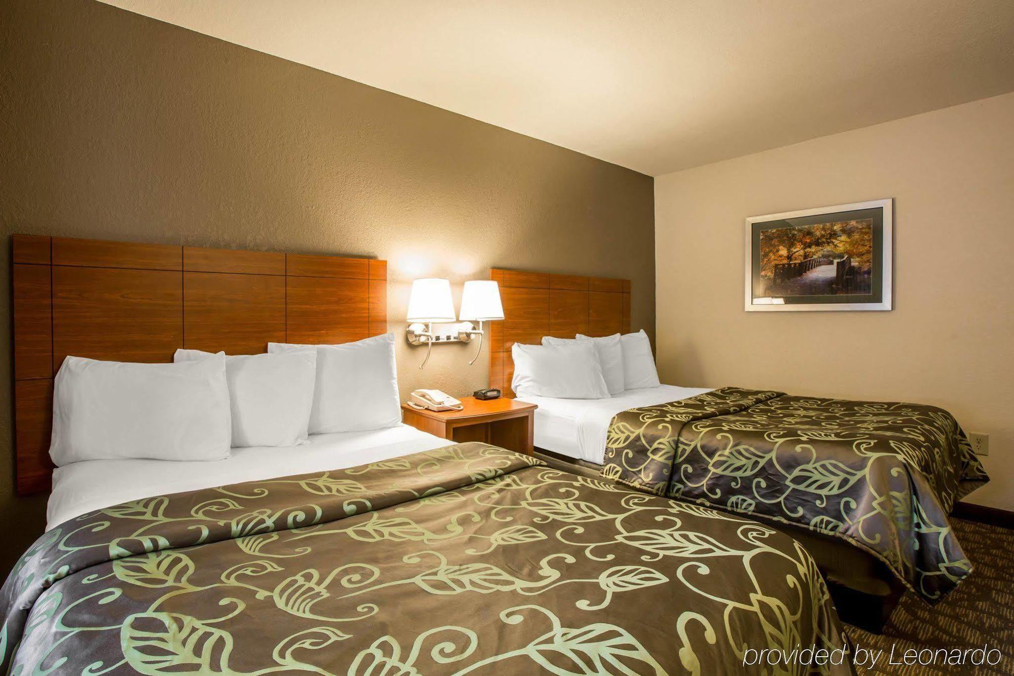 Econo Lodge Cherokee Near River Park Екстер'єр фото