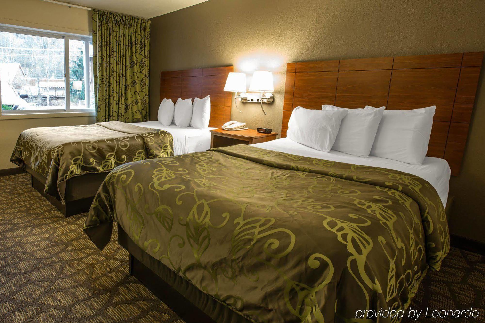 Econo Lodge Cherokee Near River Park Екстер'єр фото