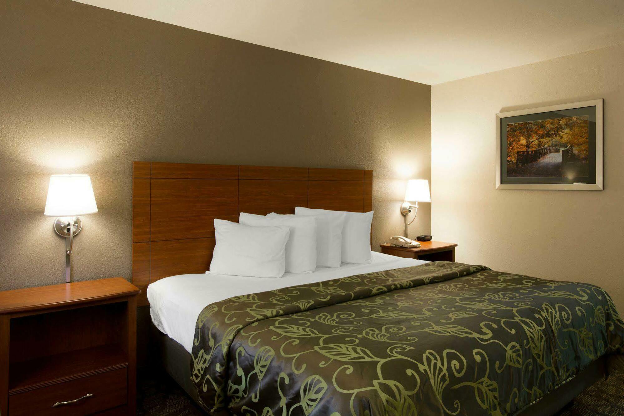 Econo Lodge Cherokee Near River Park Екстер'єр фото