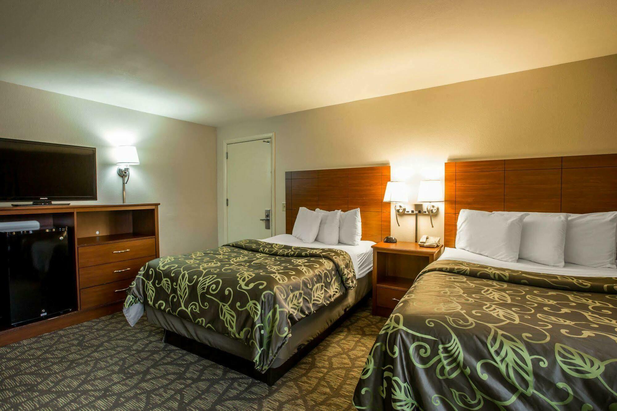 Econo Lodge Cherokee Near River Park Екстер'єр фото